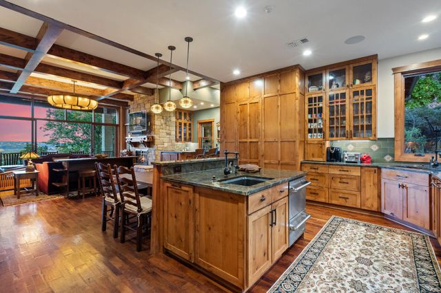 9200 Stallion DR, Austin, TX 78733