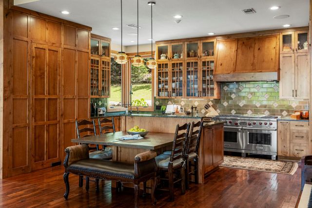 9200 Stallion DR, Austin, TX 78733
