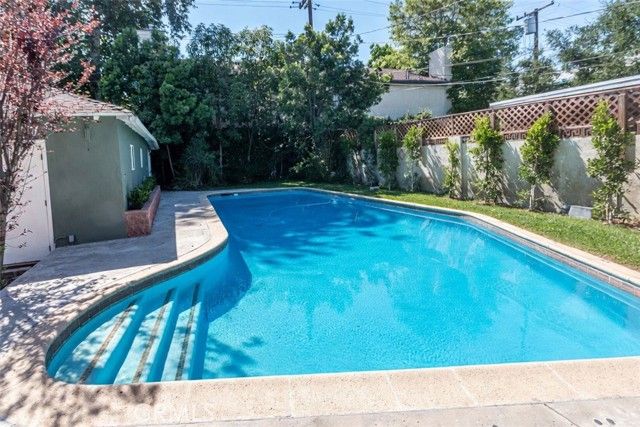 409 S Lamer, Burbank, CA 91506