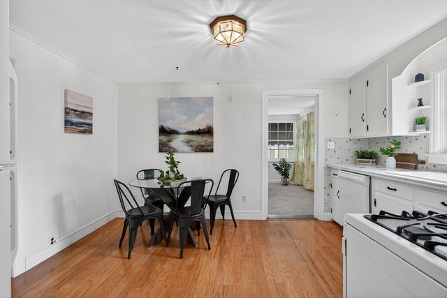 9 Stratford Rd, Andover, MA 01810
