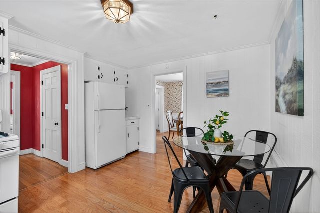 9 Stratford Rd, Andover, MA 01810