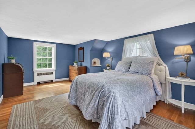 9 Stratford Rd, Andover, MA 01810