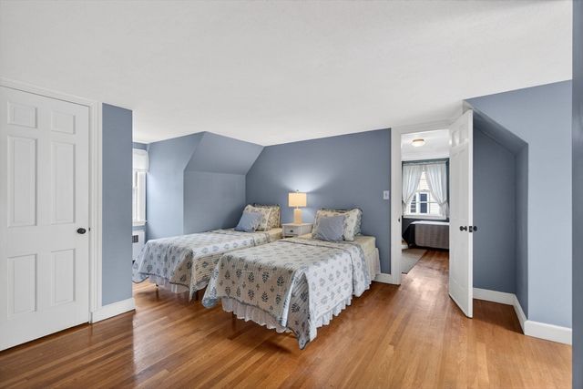 9 Stratford Rd, Andover, MA 01810