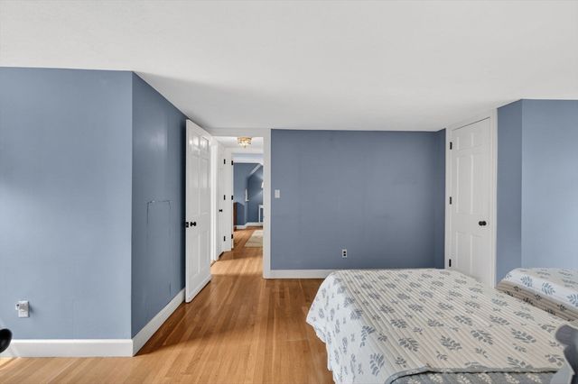 9 Stratford Rd, Andover, MA 01810