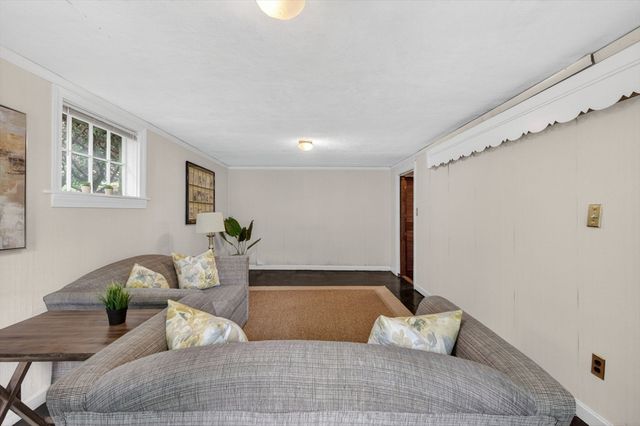 9 Stratford Rd, Andover, MA 01810