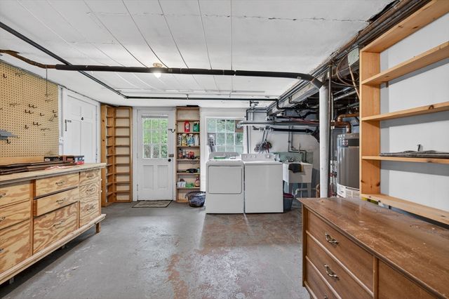 9 Stratford Rd, Andover, MA 01810
