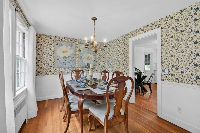 9 Stratford Rd, Andover, MA 01810