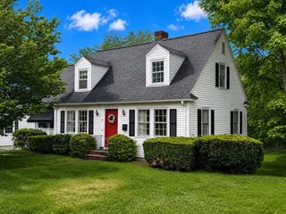 9 Stratford Rd, Andover, MA 01810