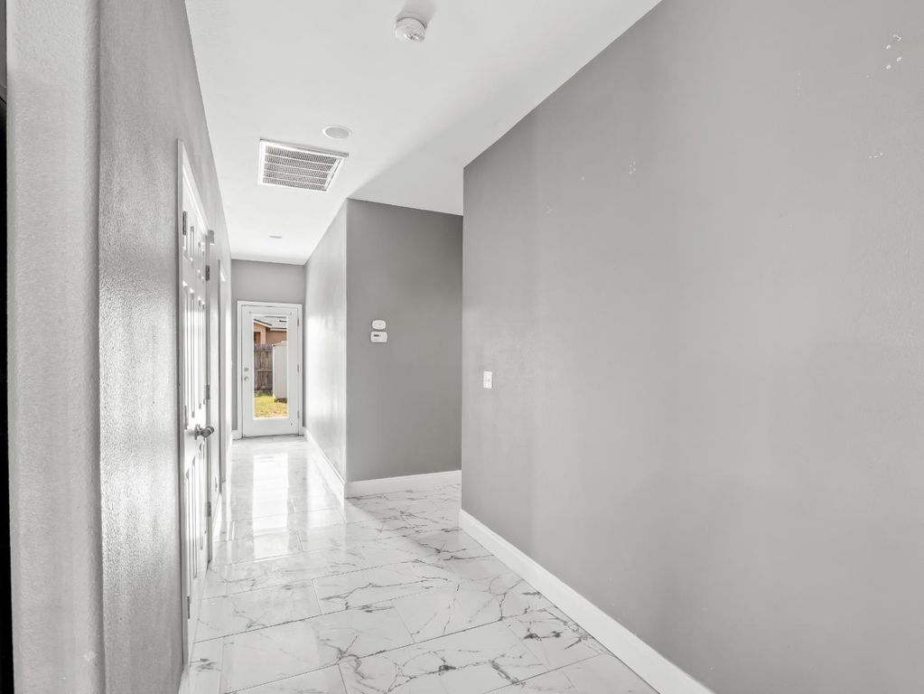 Image 11 of property listing at 337 Ramona Street, Orange Cove, CA 93646