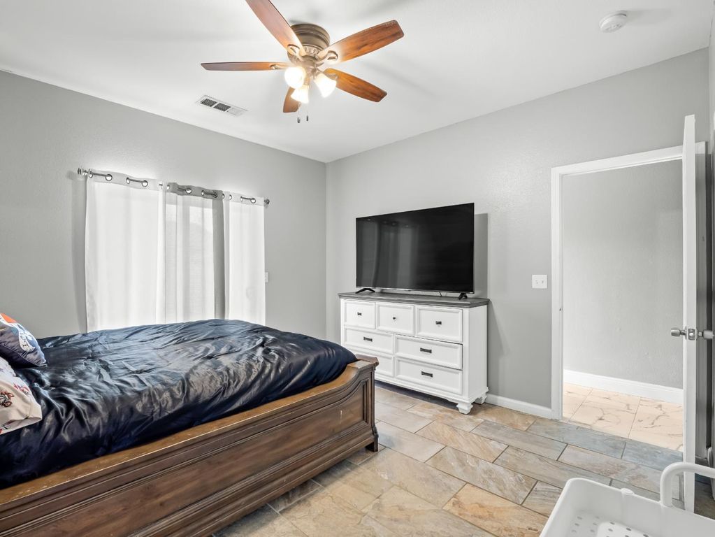 Image 14 of property listing at 337 Ramona Street, Orange Cove, CA 93646