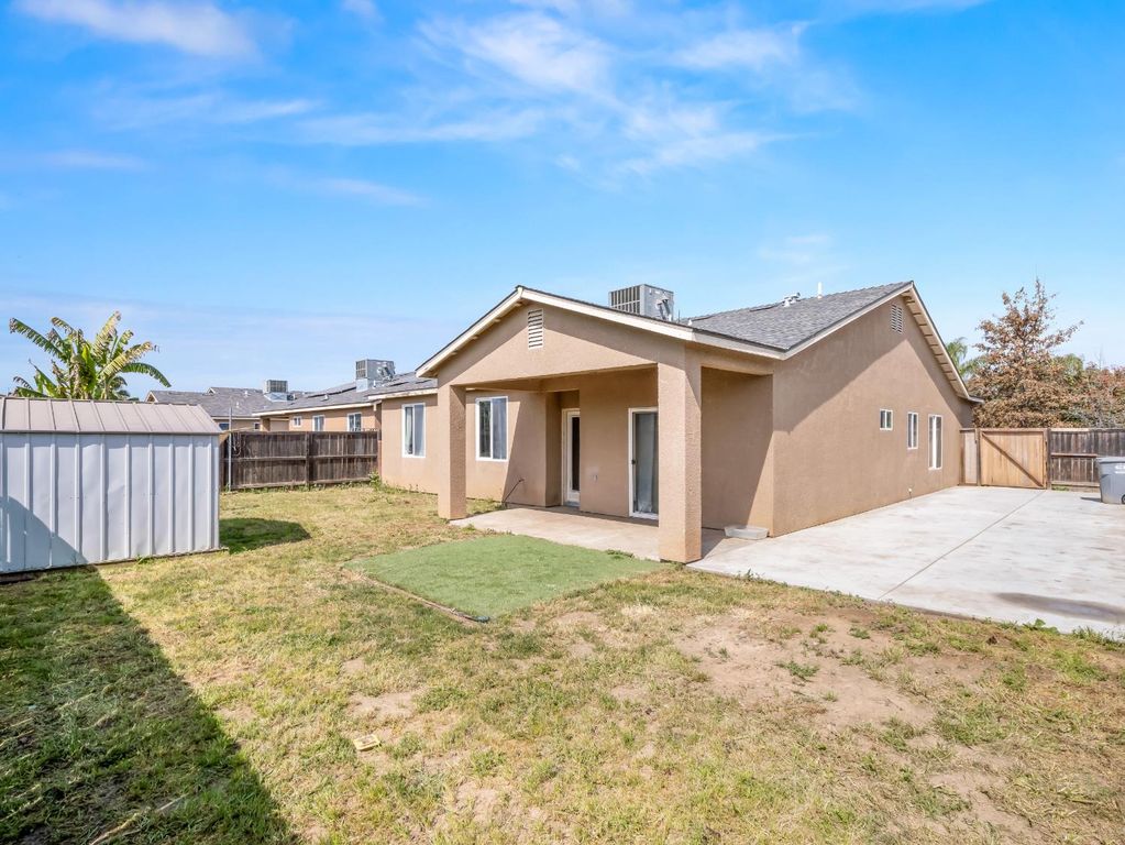 Image 25 of property listing at 337 Ramona Street, Orange Cove, CA 93646