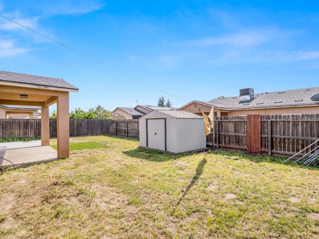 Image 26 of property listing at 337 Ramona Street, Orange Cove, CA 93646