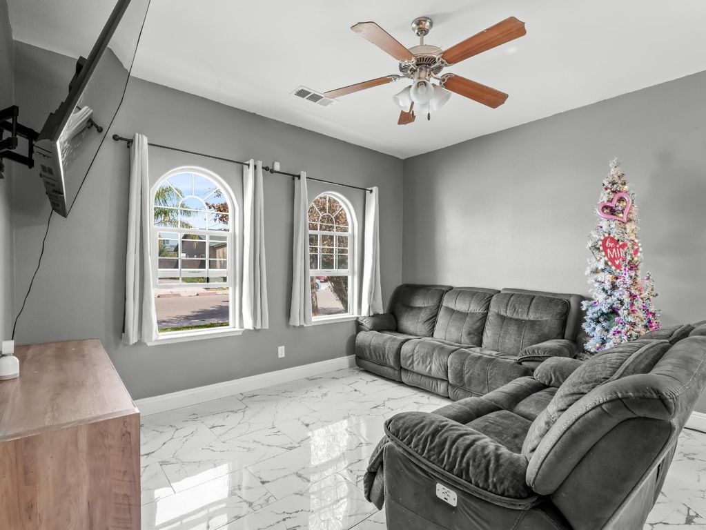 Image 3 of property listing at 337 Ramona Street, Orange Cove, CA 93646