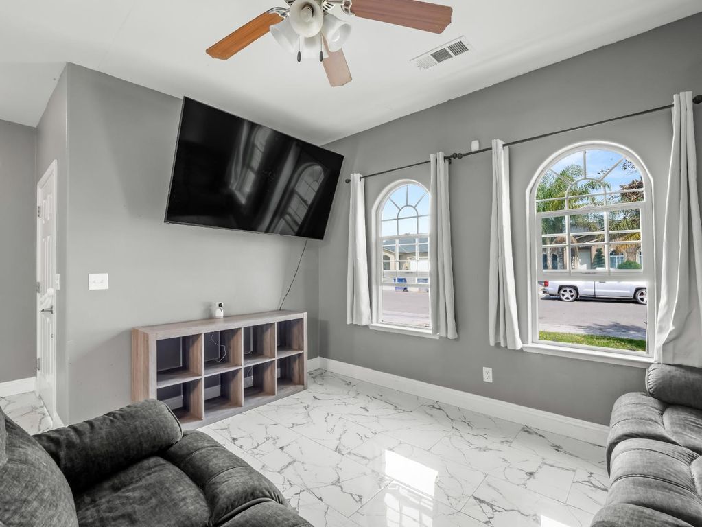 Image 5 of property listing at 337 Ramona Street, Orange Cove, CA 93646