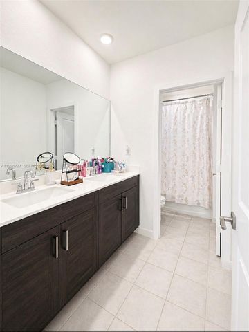 823 SE 17th Street, Homestead, FL 33034
