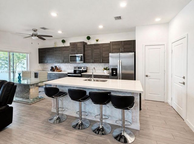 823 SE 17th Street, Homestead, FL 33034