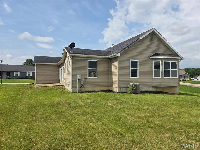 3 Running River Court, Moscow Mills, MO 63362