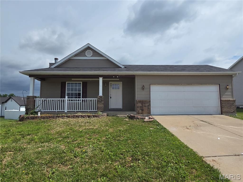 Image 1 of property listing at 3 Running River Court, Moscow Mills, MO 63362