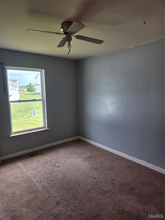 Image 12 of property listing at 3 Running River Court, Moscow Mills, MO 63362