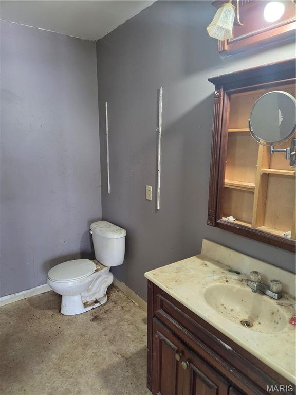 Image 15 of property listing at 3 Running River Court, Moscow Mills, MO 63362