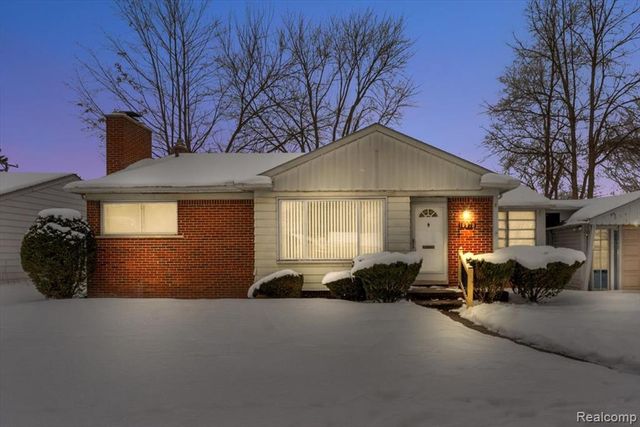 18979 Whitby Street, Livonia, MI 48152