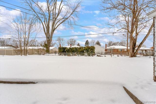 18979 Whitby Street, Livonia, MI 48152