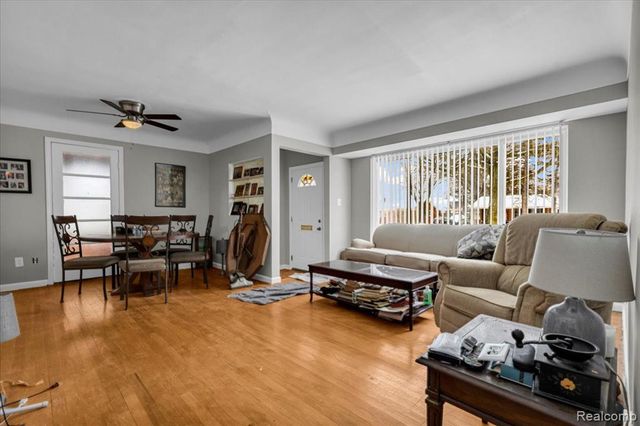 18979 Whitby Street, Livonia, MI 48152