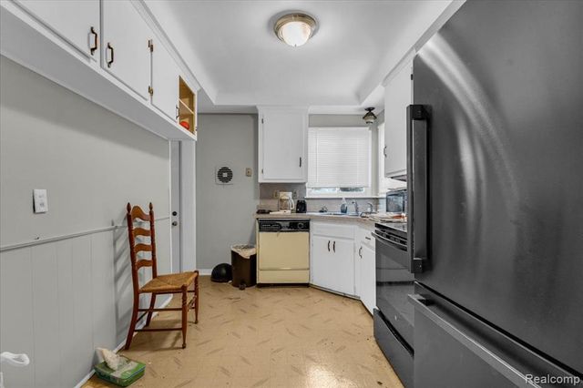 18979 Whitby Street, Livonia, MI 48152