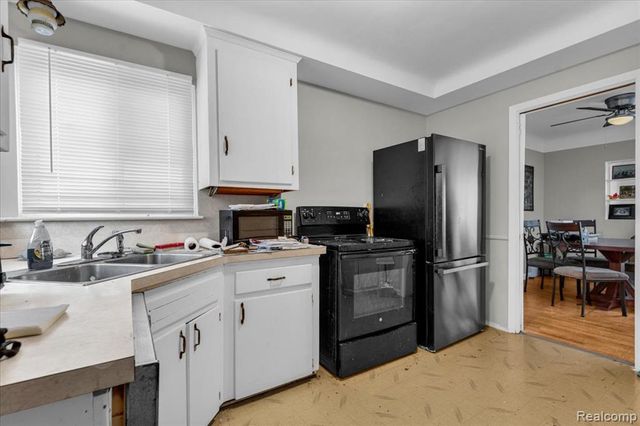 18979 Whitby Street, Livonia, MI 48152