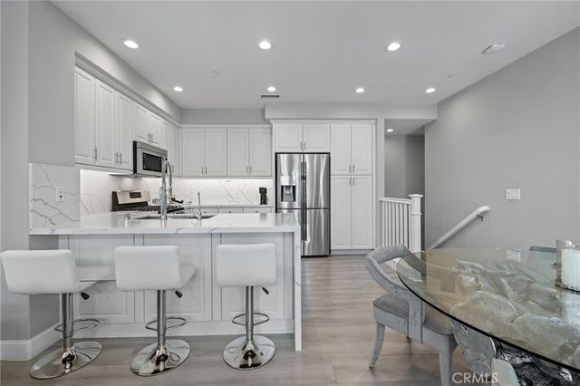 16 Serenity, Irvine, CA 92618