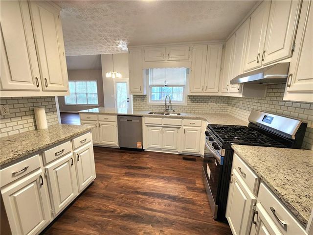 1645 Rushing River Way, Suwanee, GA 30024