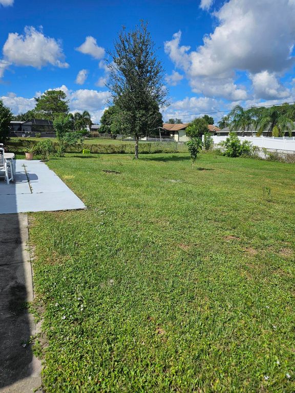 967 SE Breakwater Avenue, Port St. Lucie, Port St Lucie, FL 34983