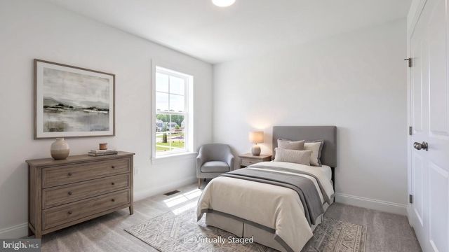 519 CHARLESTON DR, Mechanicsburg, PA 17055