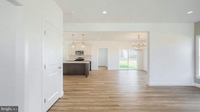 519 CHARLESTON DR, Mechanicsburg, PA 17055