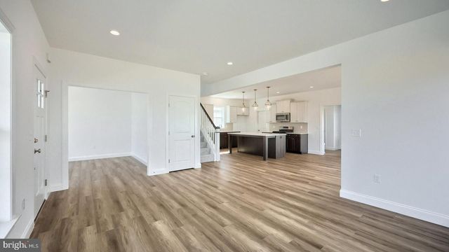 519 CHARLESTON DR, Mechanicsburg, PA 17055