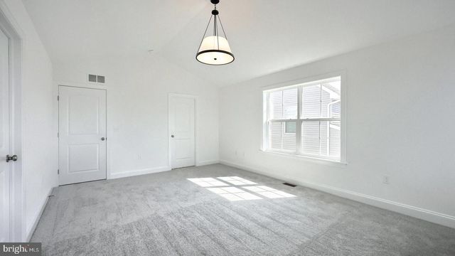 519 CHARLESTON DR, Mechanicsburg, PA 17055