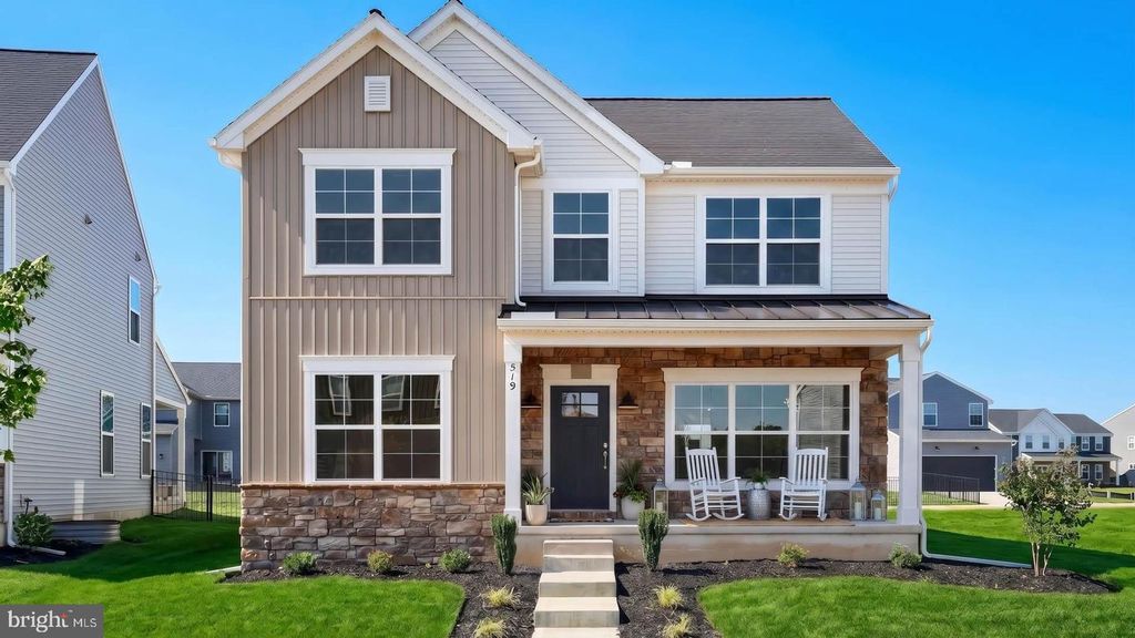 519 CHARLESTON DR, Mechanicsburg, PA 17055