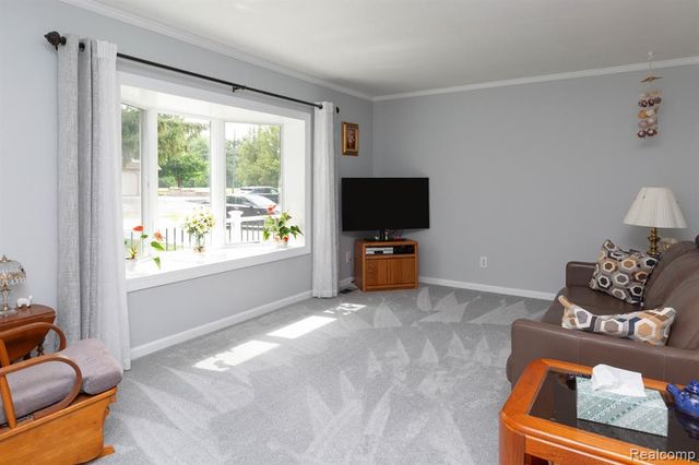 9026 Woodside Road, Northville, MI 48167