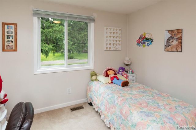 9026 Woodside Road, Northville, MI 48167