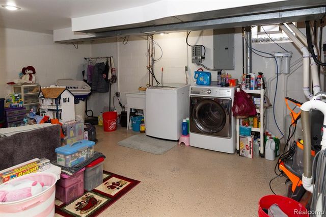 9026 Woodside Road, Northville, MI 48167