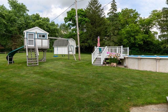 9026 Woodside Road, Northville, MI 48167