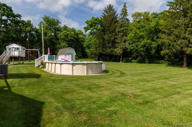 9026 Woodside Road, Northville, MI 48167