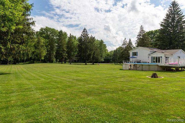 9026 Woodside Road, Northville, MI 48167