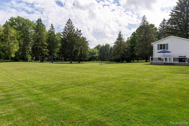 9026 Woodside Road, Northville, MI 48167