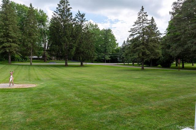 9026 Woodside Road, Northville, MI 48167