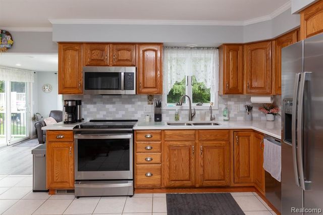 9026 Woodside Road, Northville, MI 48167