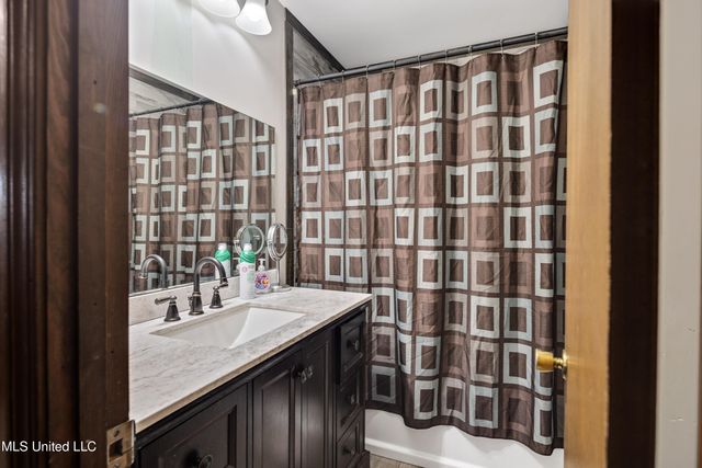 1777 E Starlanding Road, Southaven, MS 38651