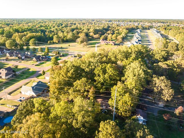 1777 E Starlanding Road, Southaven, MS 38651