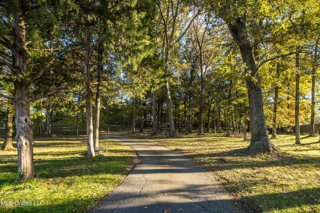 1777 E Starlanding Road, Southaven, MS 38651