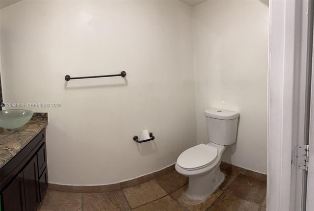 9371 Fontainebleau Boulevard I229, Miami, FL 33172